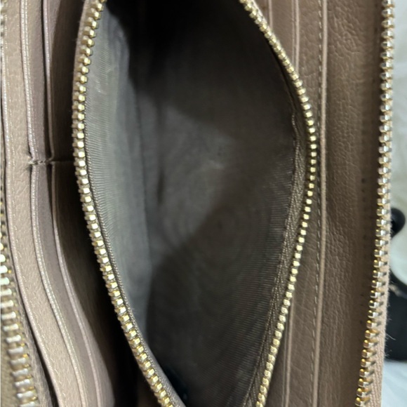 MIU MIU ZIPPY WALLET - Picture 9 of 16